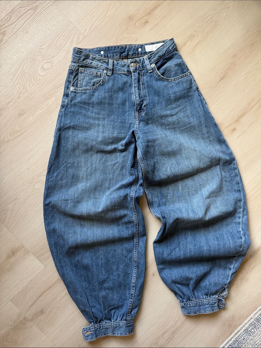 Zara women’s Relaxed Blue Baggy Jeans